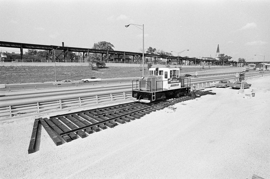 New commuter train track is laid at 59th Street - Chicago Sun-Times