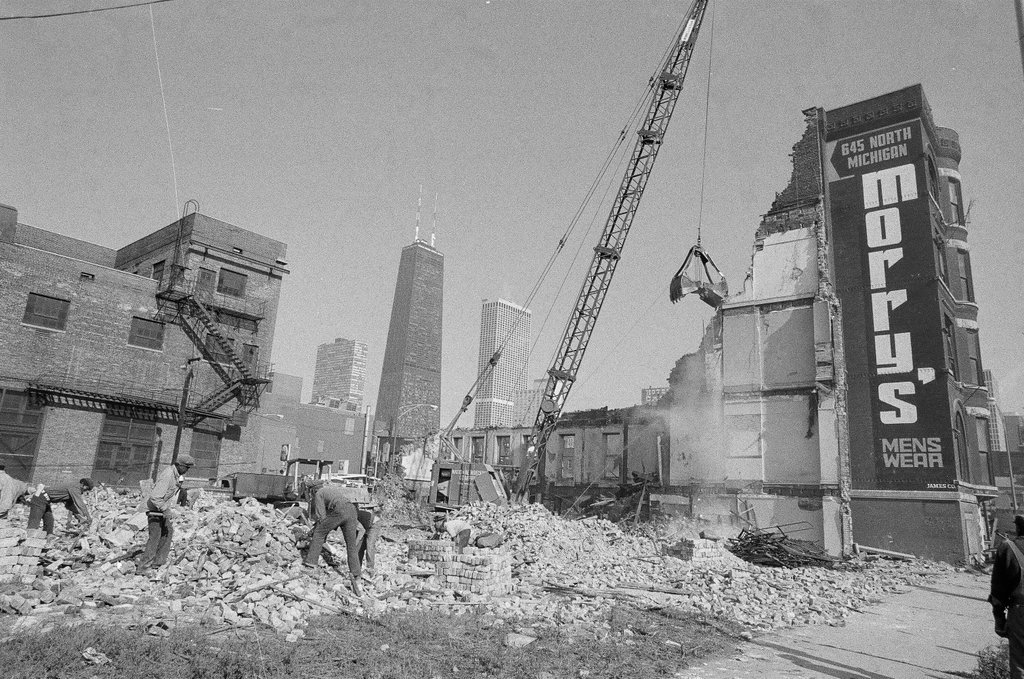 Demolition on North Michigan Avenue - Chicago Sun-Times