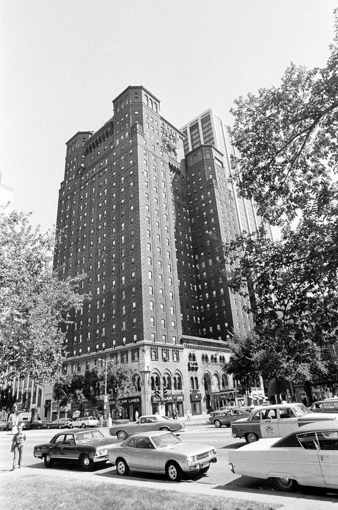 Allerton Hotel - Chicago Sun-Times