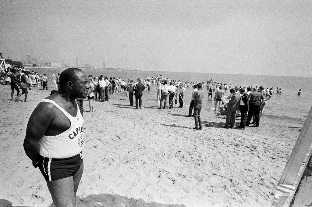 Jehovah's Witnesses baptized in Lake - Chicago Sun-Times