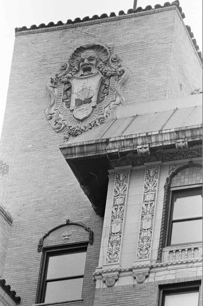 Shoreland Hotel - Chicago Sun-Times