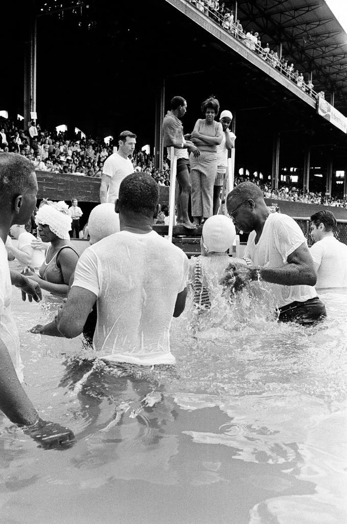 Jehovah's Witness baptism at Comiskey - Chicago Sun-Times