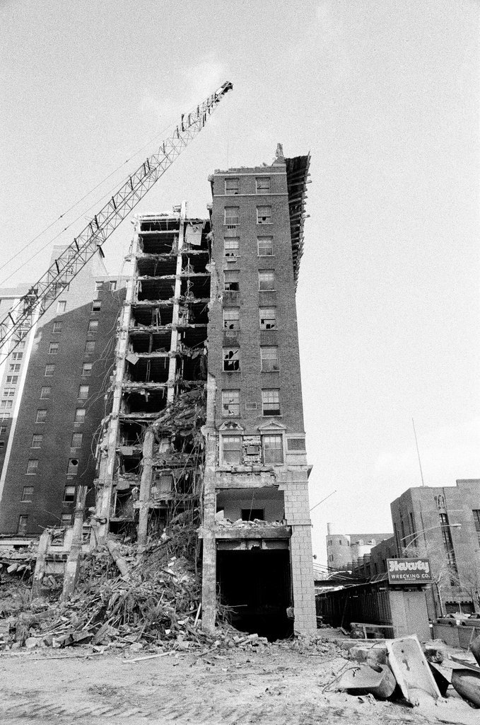 Pearson Hotel demolished - Chicago Sun-Times