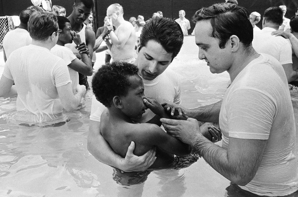 Jehovah's Witness baptism at Comiskey - Chicago Sun-Times