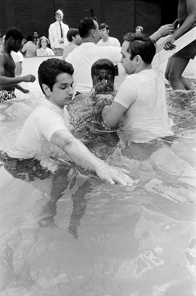 Jehovah's Witness baptism at Comiskey - Chicago Sun-Times
