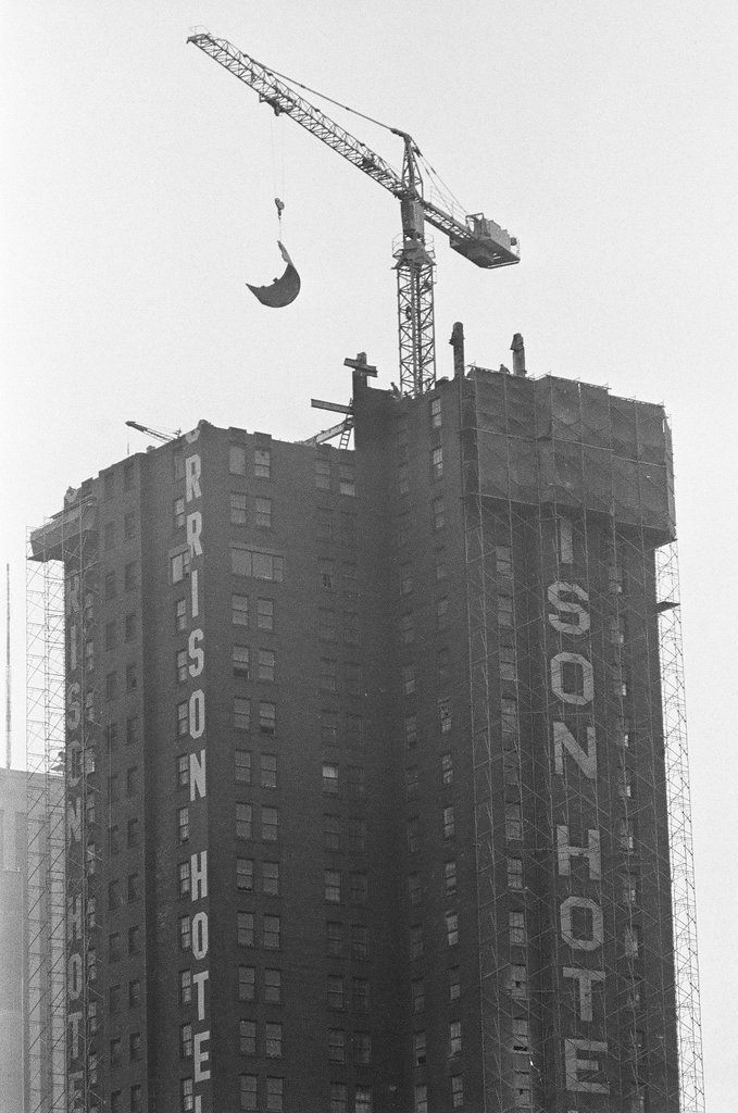 Morrison Hotel demolition - Chicago Sun-Times