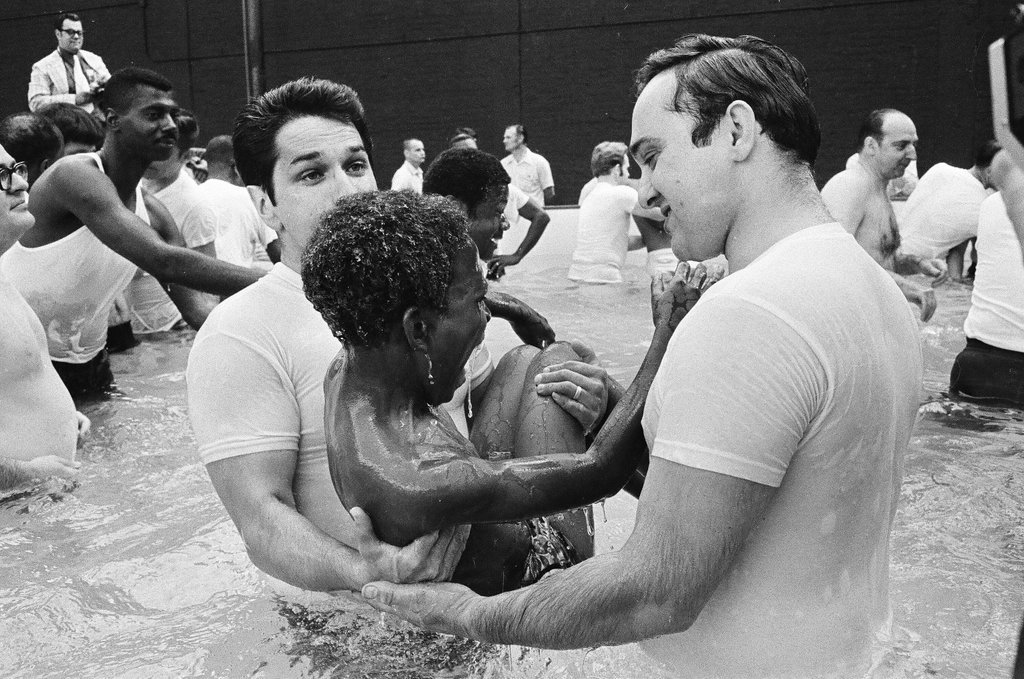 Jehovah's Witness baptism at Comiskey - Chicago Sun-Times