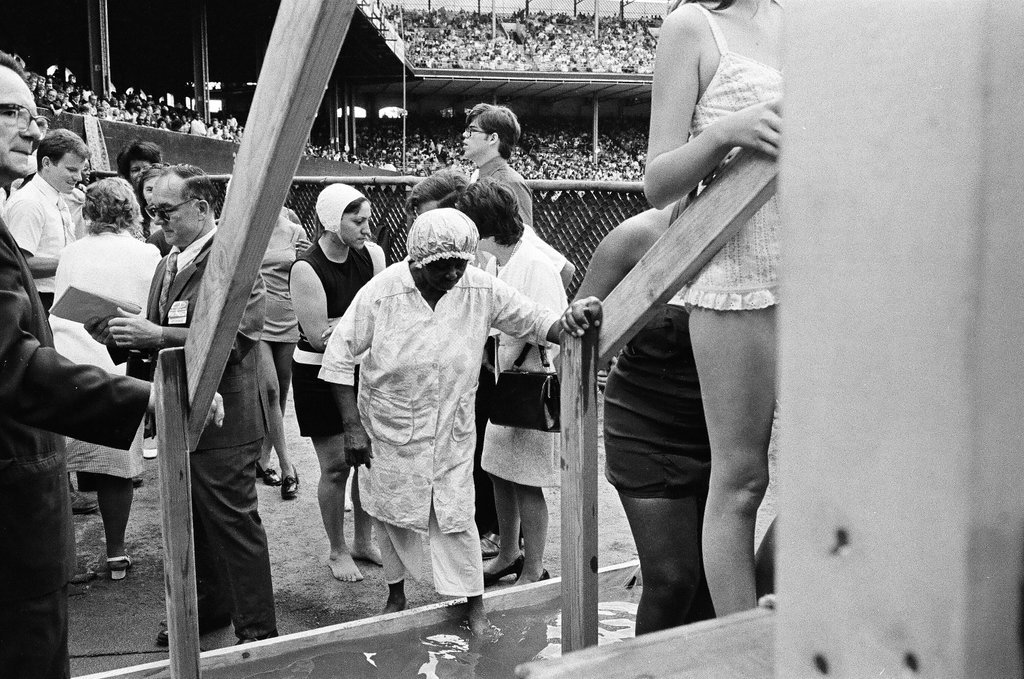 Jehovah's Witness baptism at Comiskey - Chicago Sun-Times