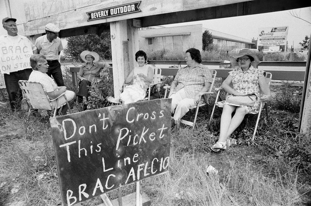 Railway workers strike - Chicago Sun-Times