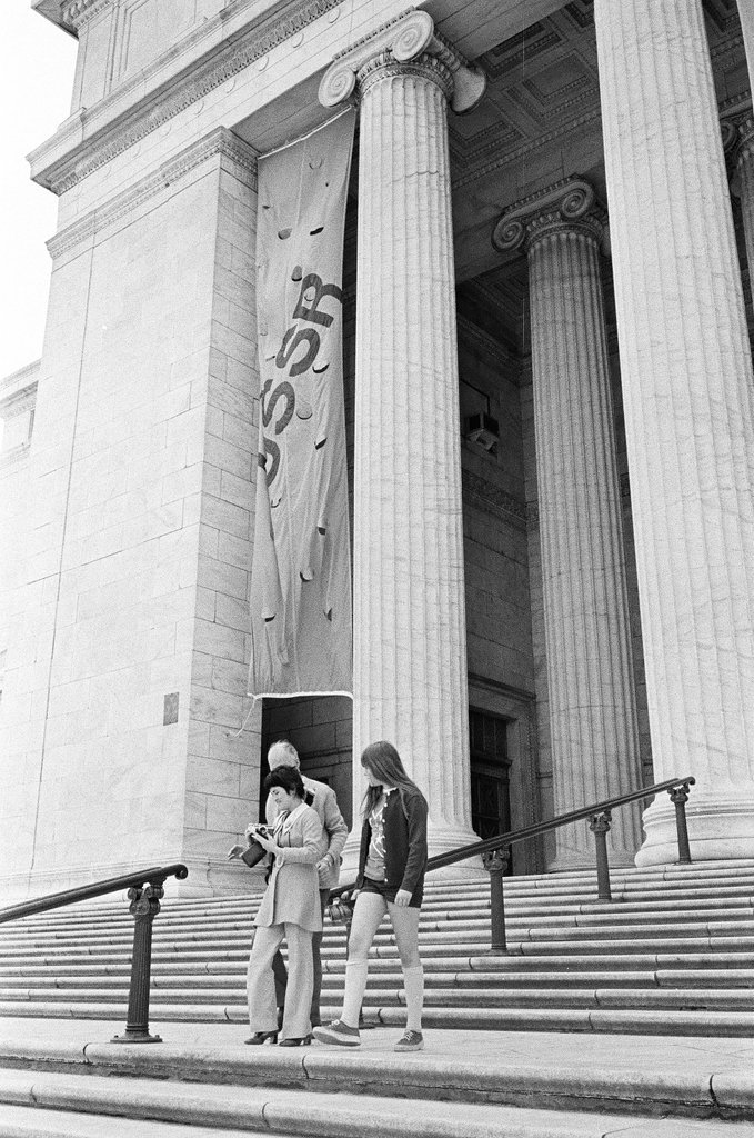 Jewish protesters at Soviet art exhibit - Chicago Sun-Times