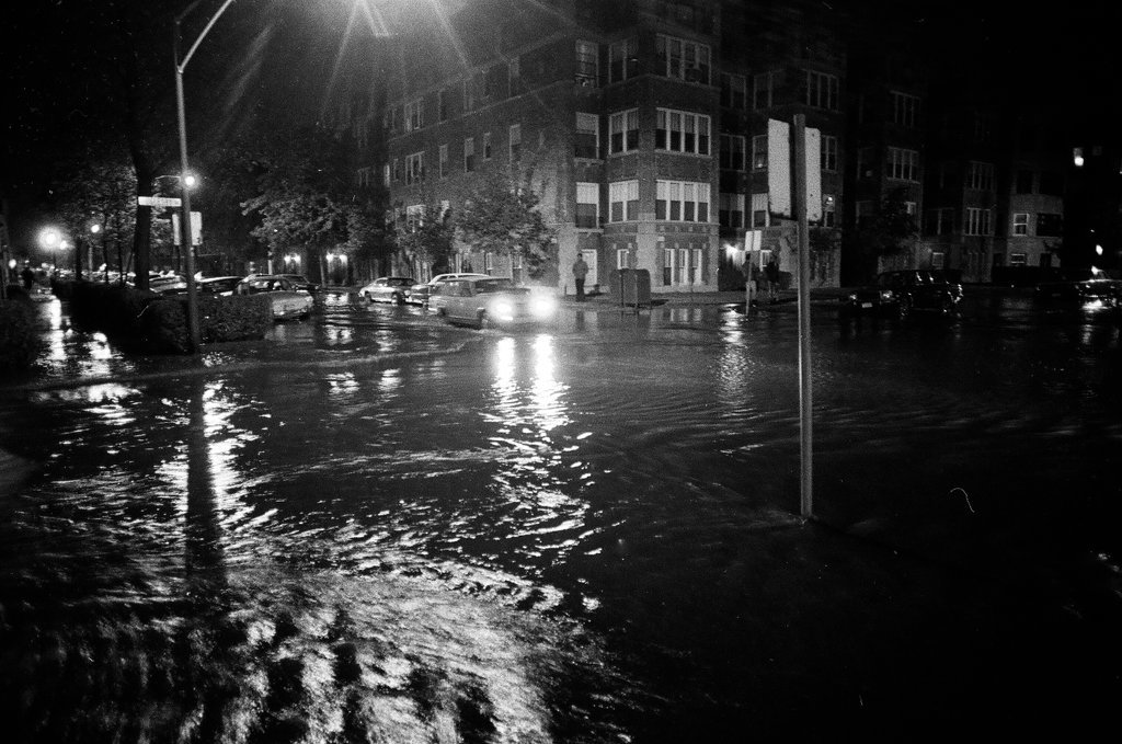 Broken water main at 69th and South Shore - Chicago Sun-Times