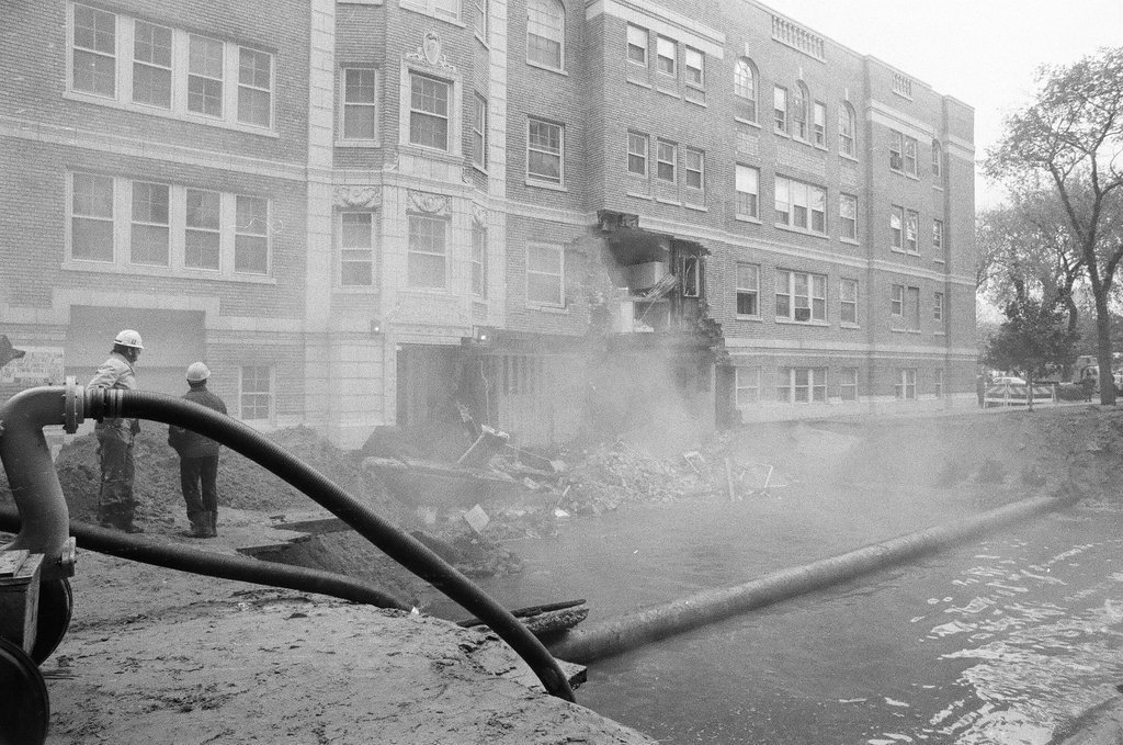 Broken water main at 69th and South Shore - Chicago Sun-Times
