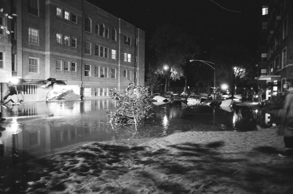 Broken water main at 69th and South Shore - Chicago Sun-Times