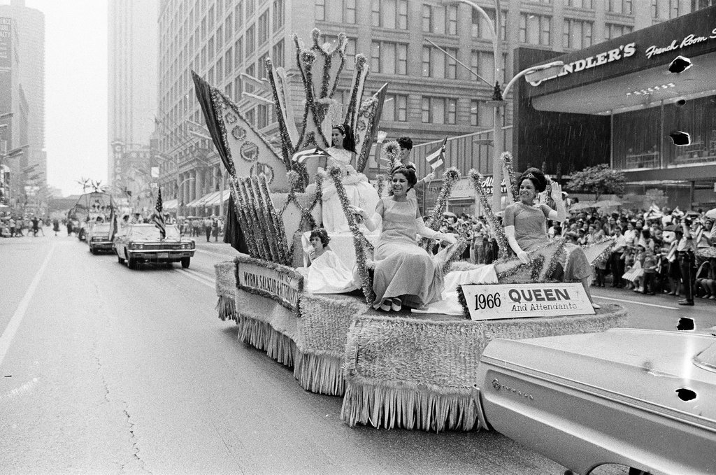 Puerto Rican Day parade - Chicago Sun-Times
