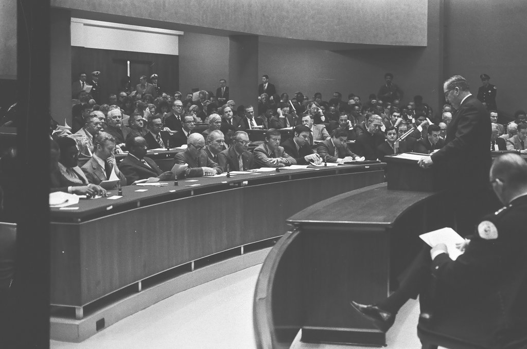 Police meeting at City Council - Joe Kordick for Chicago Sun-Times
