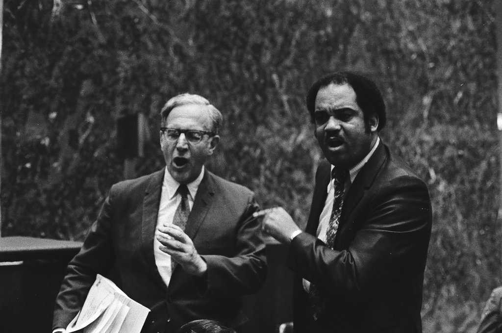 Aldermen arguing in City Council chambers - Joe Kordick for Chicago Sun-Times