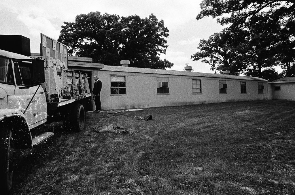 Chicago Indian Village members move to Nike site at Argonne Labs - Gene Pesek for Chicago Sun-Times
