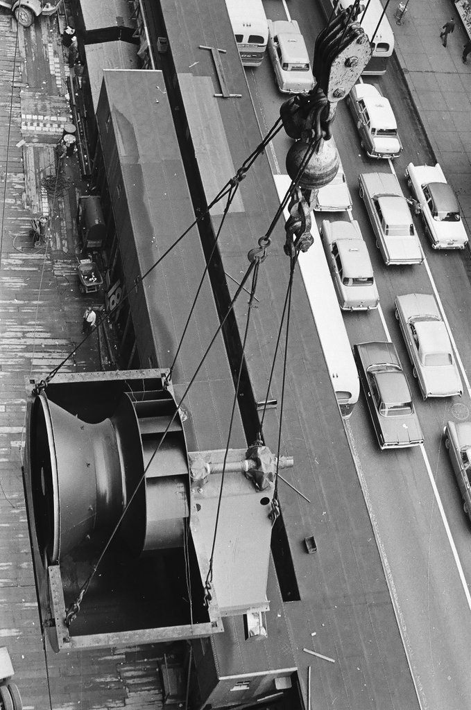 Blower fan installment at Civic Center - Dave Mann for Chicago Sun-Times