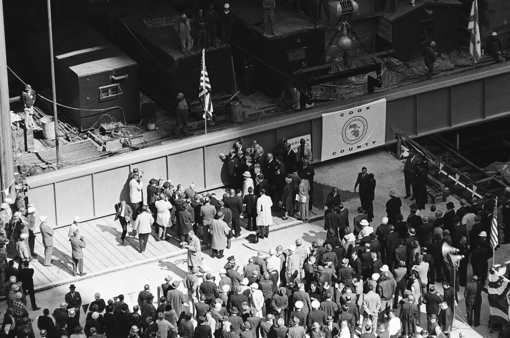 Civic Center topping out ceremony - Howard Lyon for Chicago Sun-Times