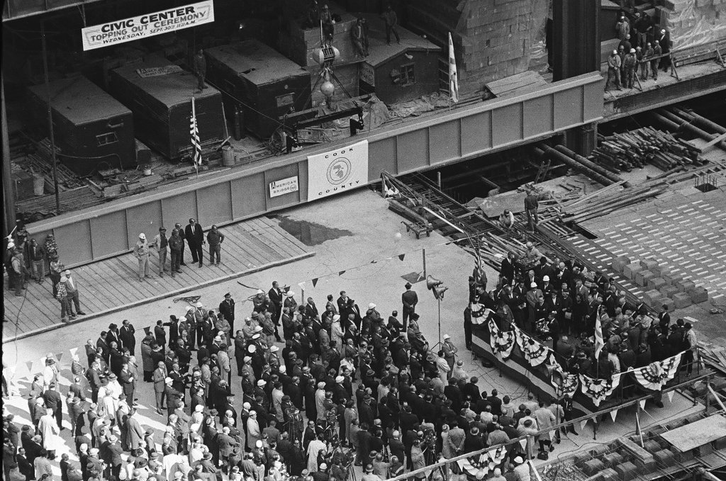 Civic Center topping out ceremony - Howard Lyon for Chicago Sun-Times