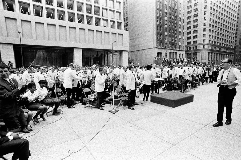 Chicago Picasso statue unveiling ceremony - John Tweedle for Chicago Sun-Times