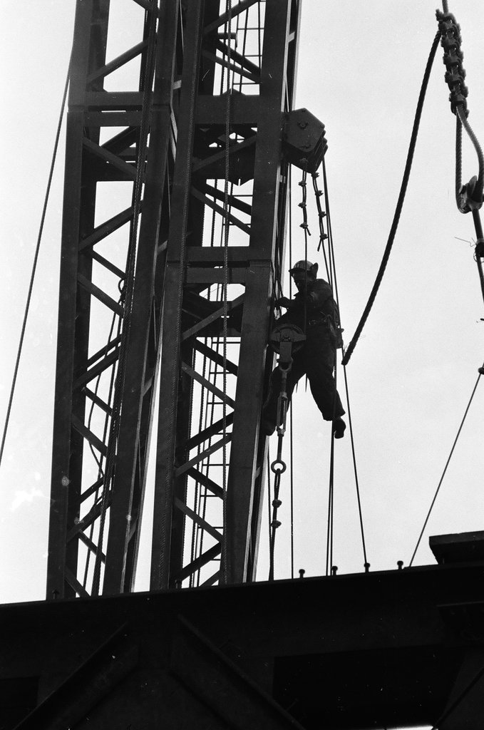 Civic Center steel beam construction - Howard Lyon for Chicago Sun-Times