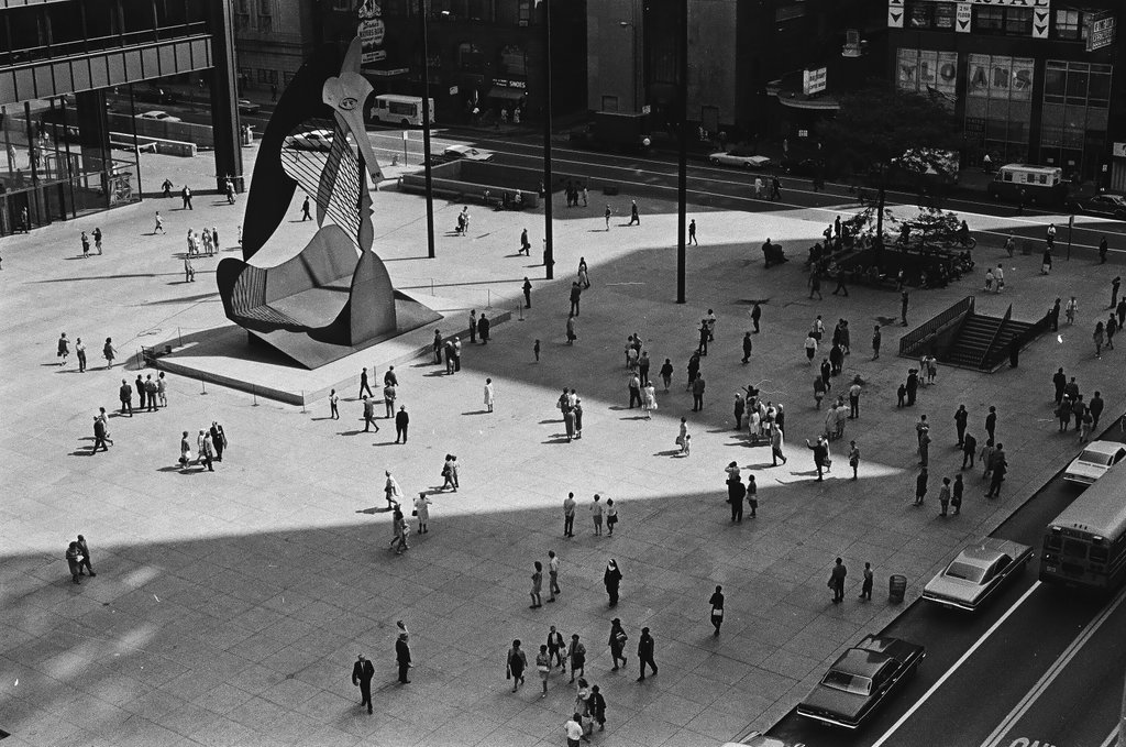 Views of Picasso sculpture - Edward DeLuga for Chicago Sun-Times