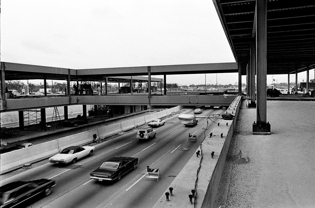 Construction of 95th and Dan Ryan station - Gary Settle for Chicago Sun-Times