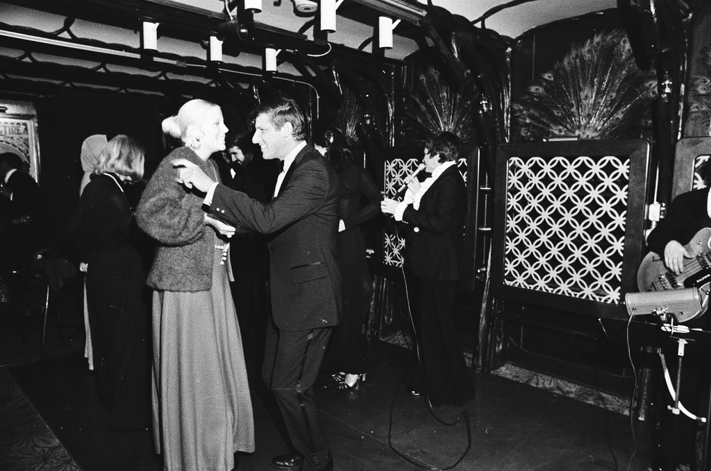 Reopening of Maxim's Discotheque - Gene Pesek for Chicago Sun-Times
