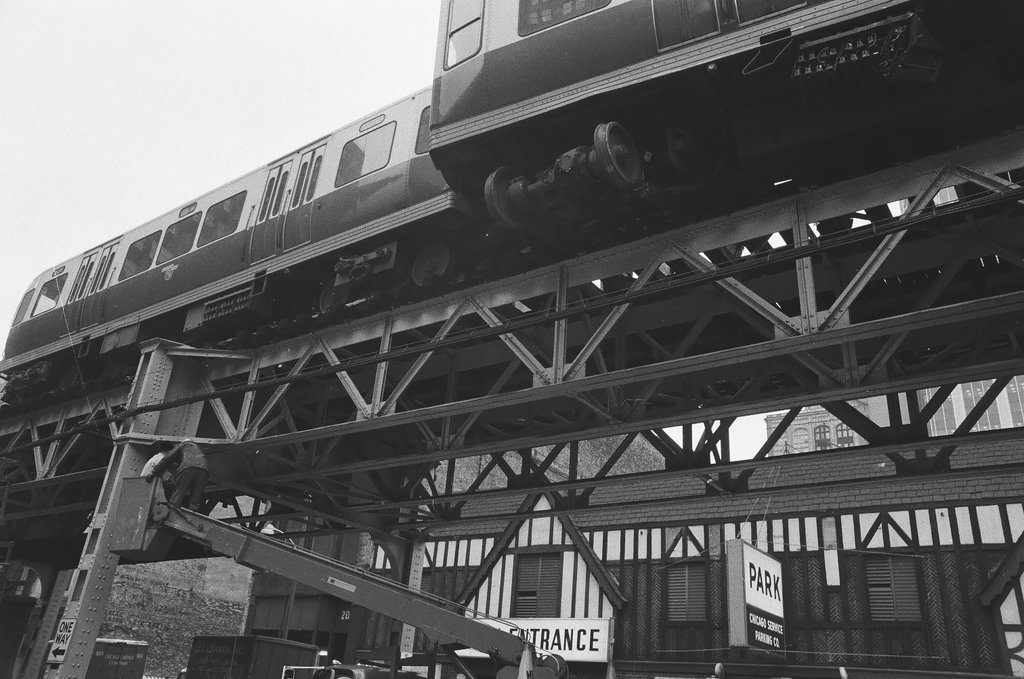 Elevated train derailment in the Loop - Larry Graff for Chicago Sun-Times
