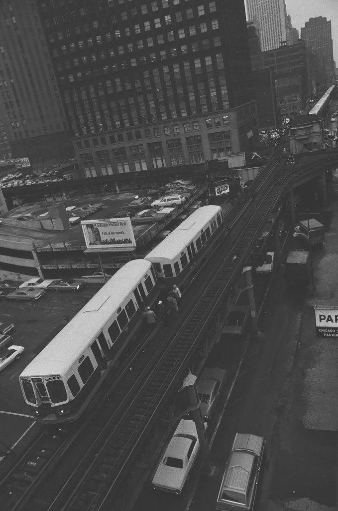 Elevated train derailment in the Loop - Larry Graff for Chicago Sun-Times