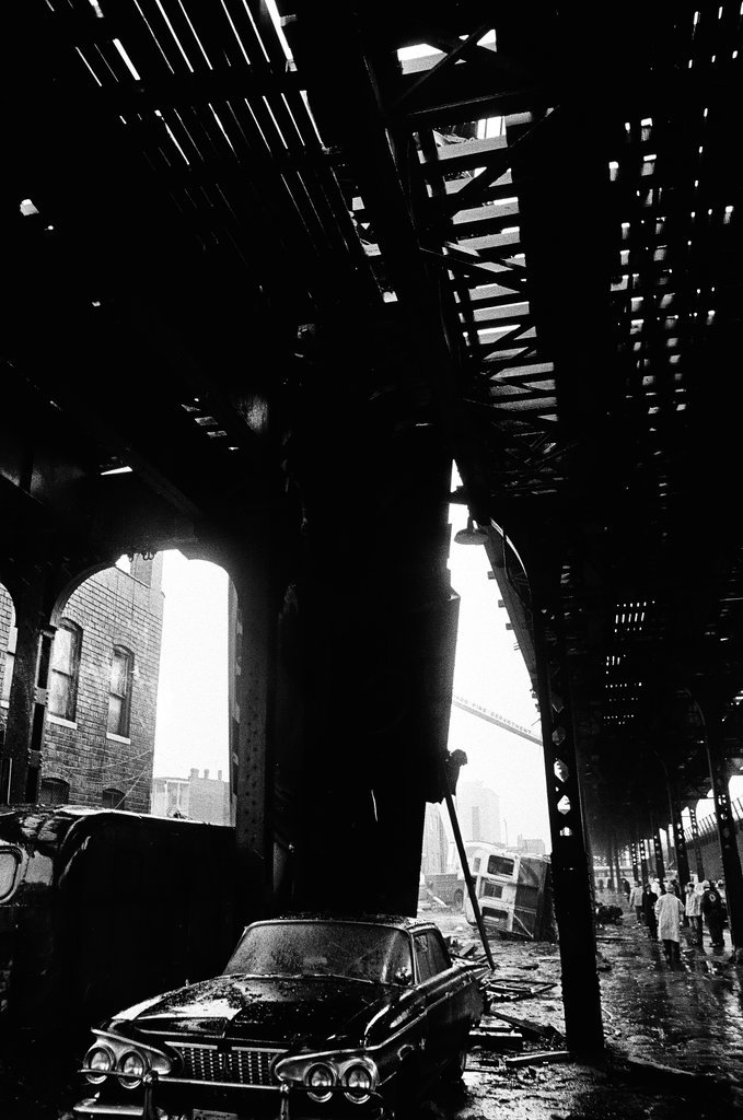 Elevated train derailment - John Tweedle for Chicago Sun-Times