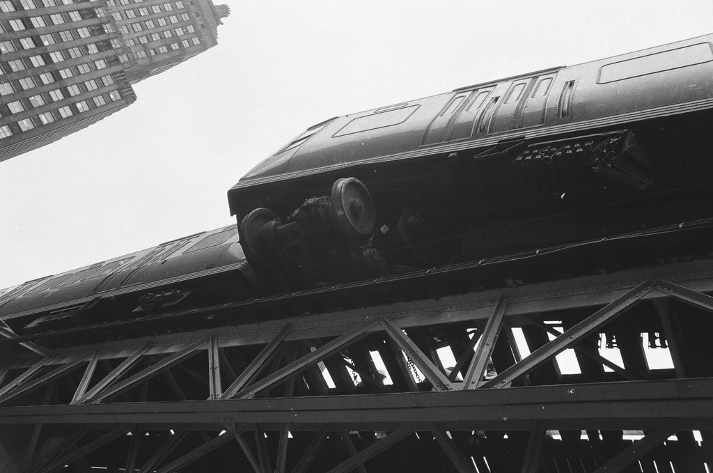 Elevated train derailment in the Loop - Larry Graff for Chicago Sun-Times