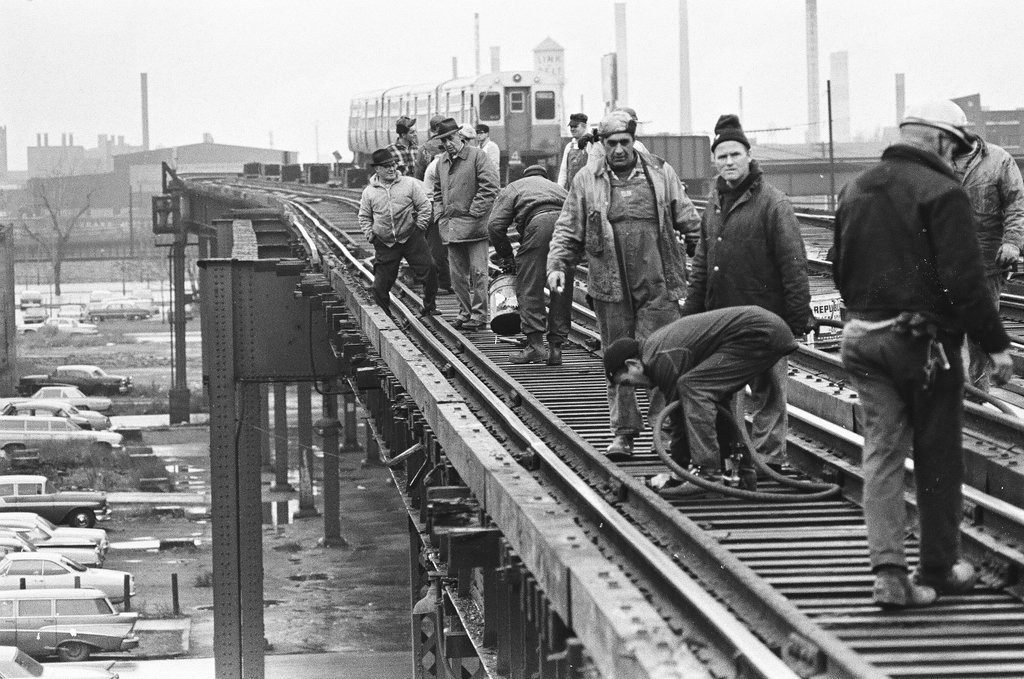 Elevated train track repair - Jack Lenahan for Chicago Sun-Times