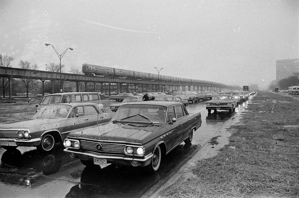 Elevated train derailment - John Tweedle for Chicago Sun-Times