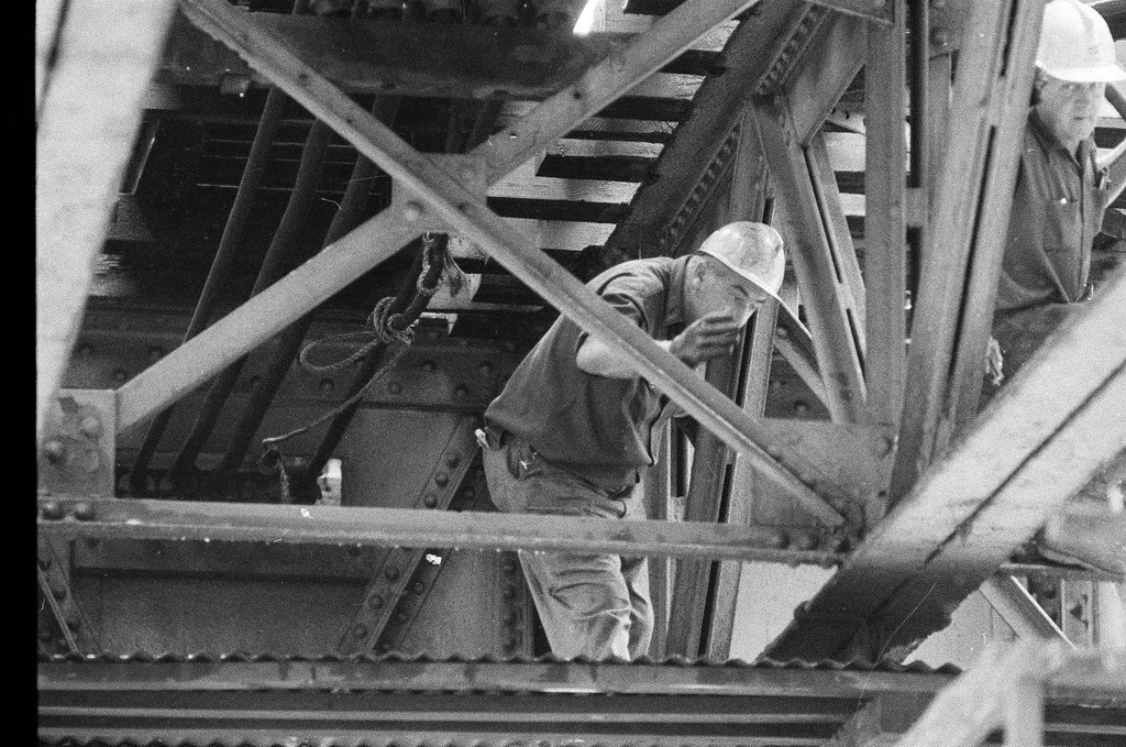 Workmen repair elevated tracks - Charles Krejcsi for Chicago Sun-Times