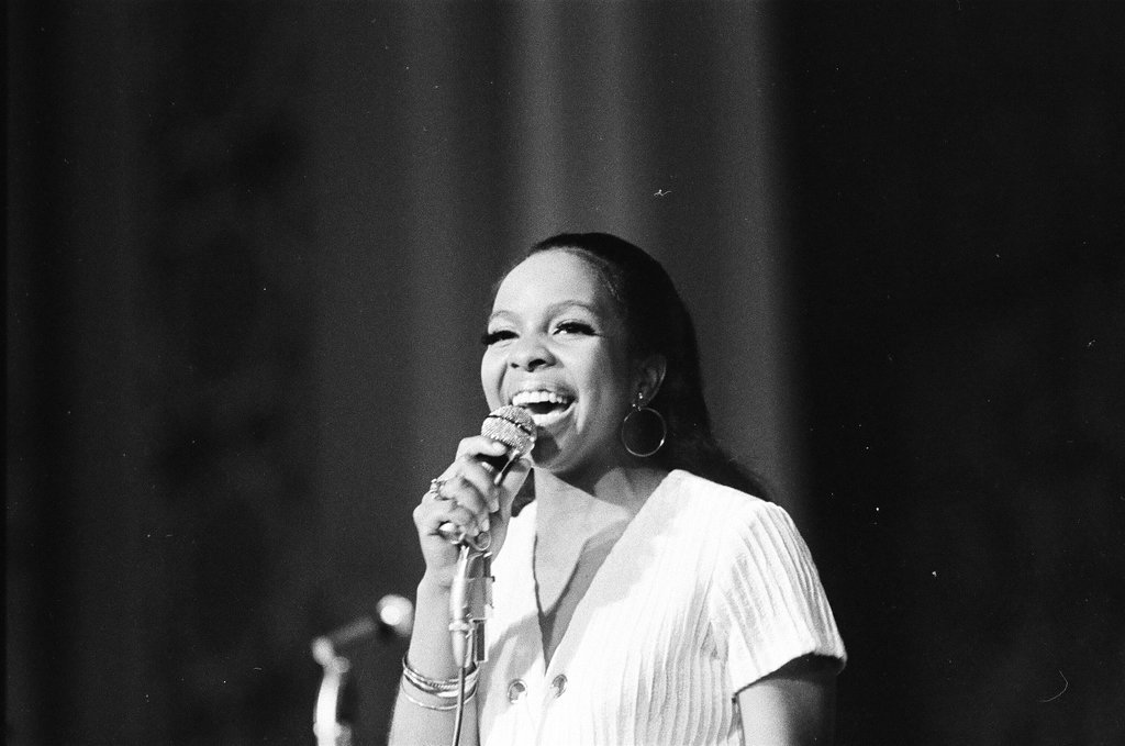Gladys Knight and the Pips perform at Medinah Temple - Bob (Robert) Black for Chicago Sun-Times