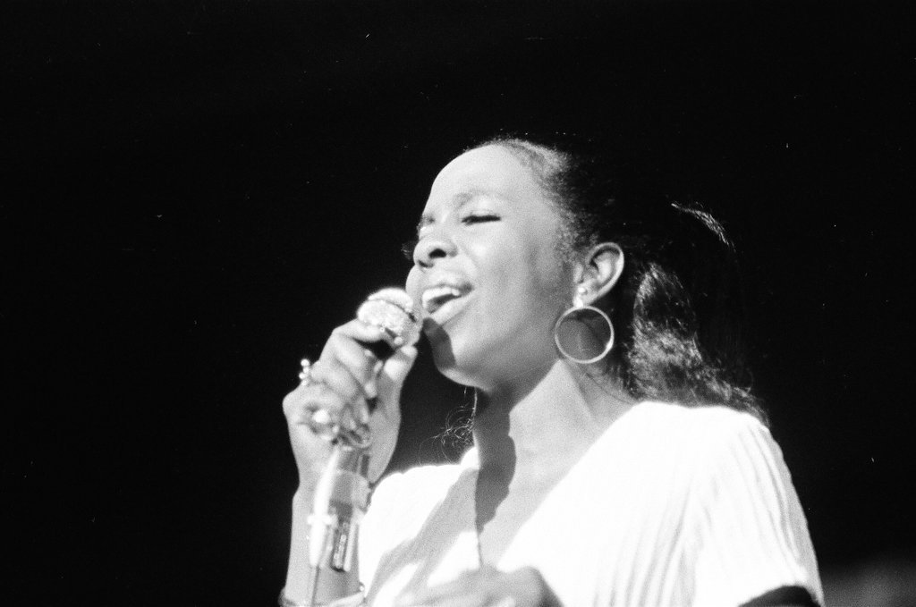 Gladys Knight and the Pips perform at Medinah Temple - Bob (Robert) Black for Chicago Sun-Times