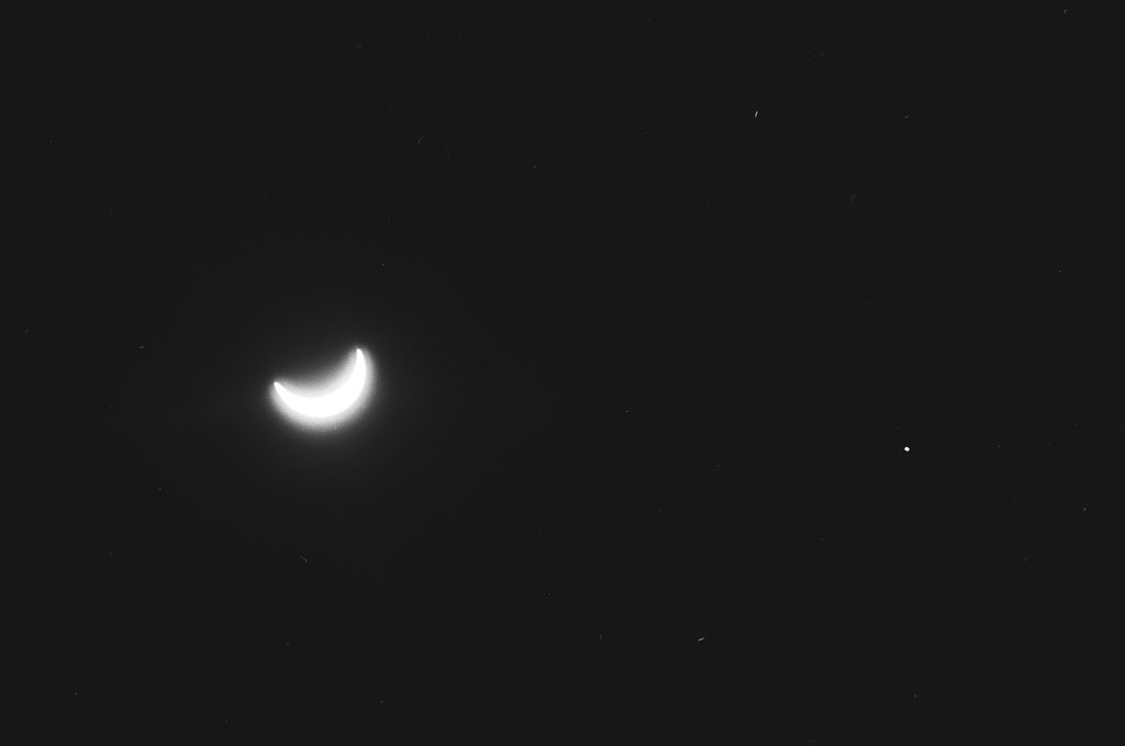 Eclipse from Adler Planetarium - Chicago Sun-Times