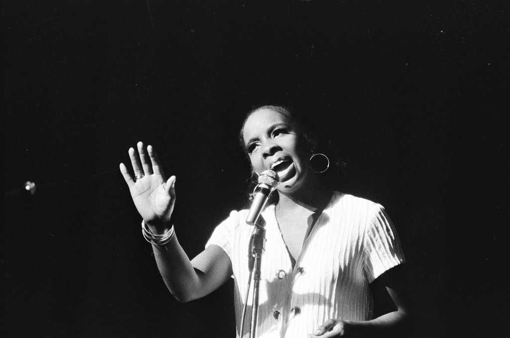 Gladys Knight and the Pips perform at Medinah Temple - Bob (Robert) Black for Chicago Sun-Times