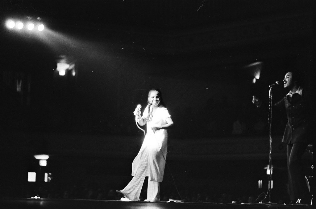 Gladys Knight and the Pips perform at Medinah Temple - Bob (Robert) Black for Chicago Sun-Times