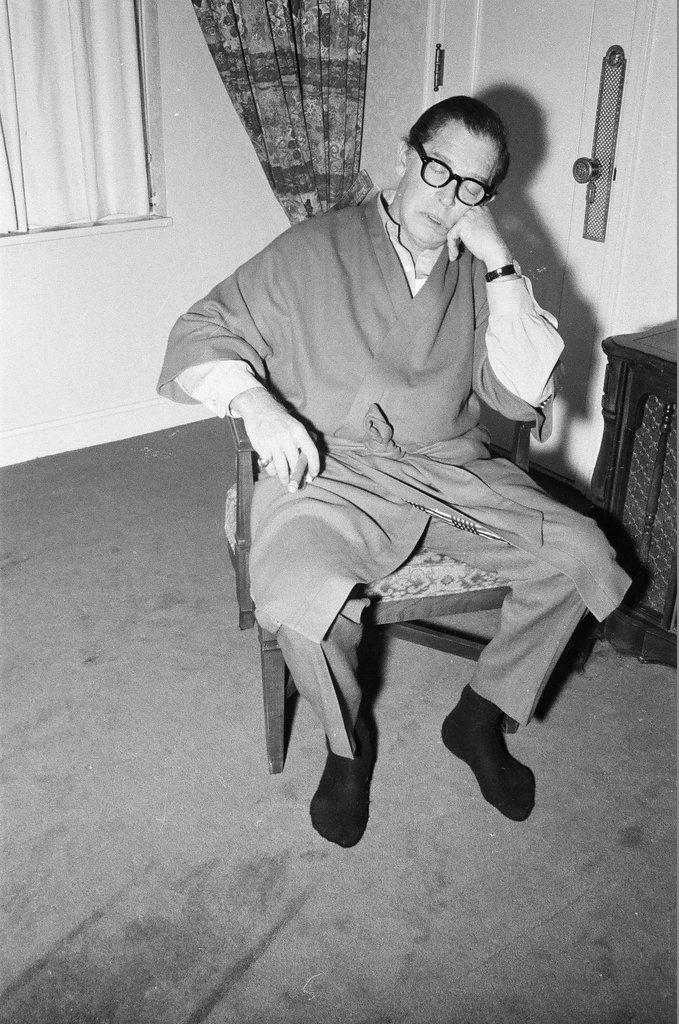 Milton Berle sits in from of a TV - Joe Marino for Chicago Sun-Times