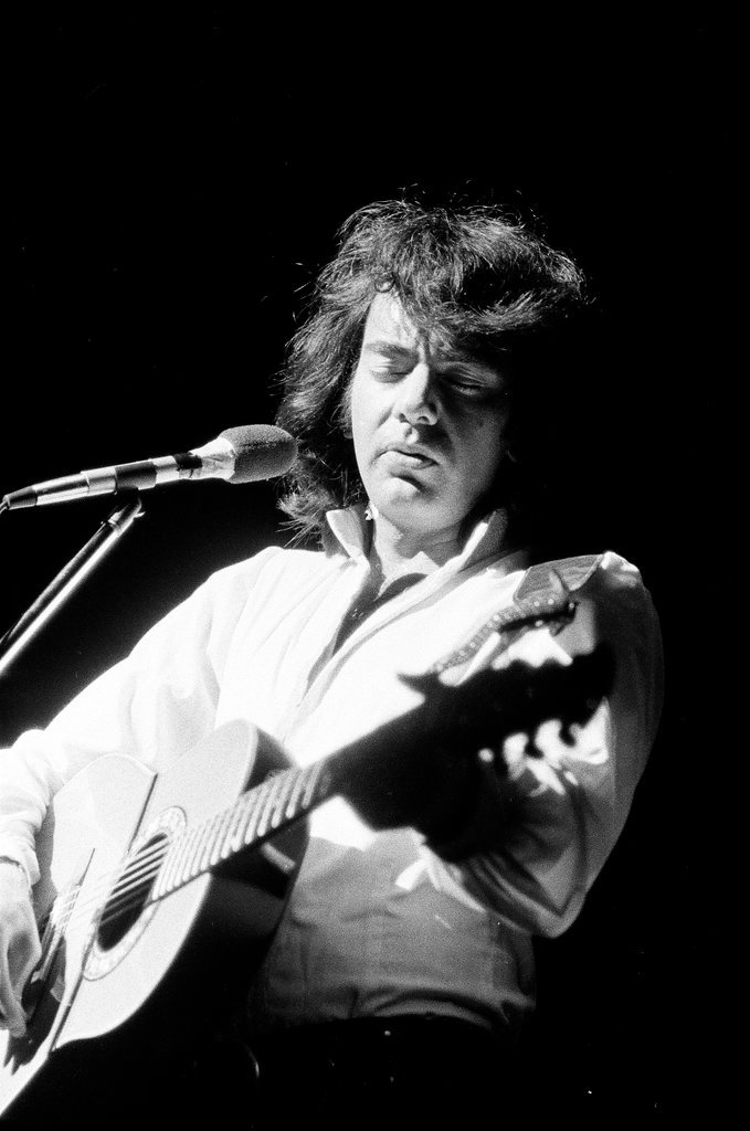 Neil Diamond performs at Auditorium Theatre - Bob (Robert) Black for Chicago Sun-Times