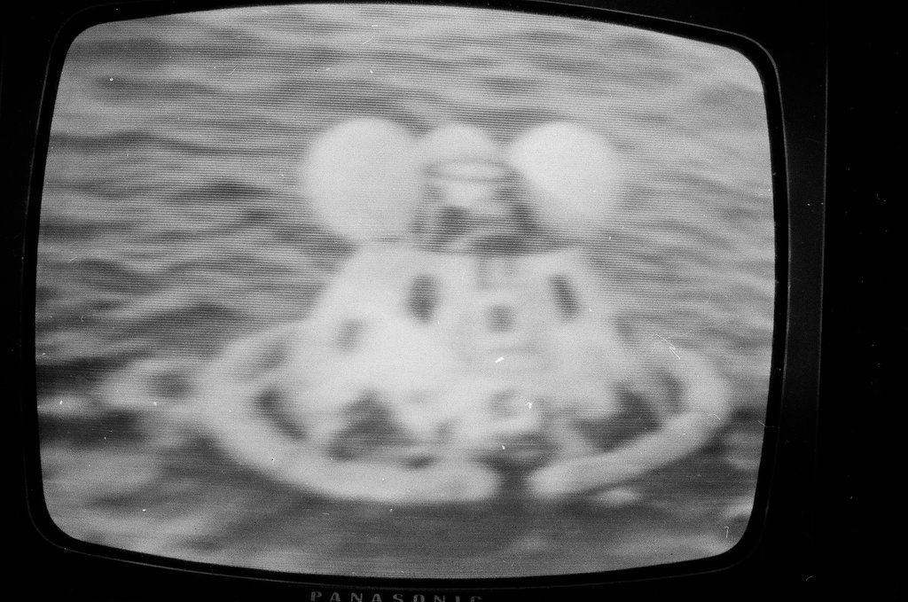 Television depicting Apollo 13 capsule splashdown - Howard Lyon for Chicago Sun-Times