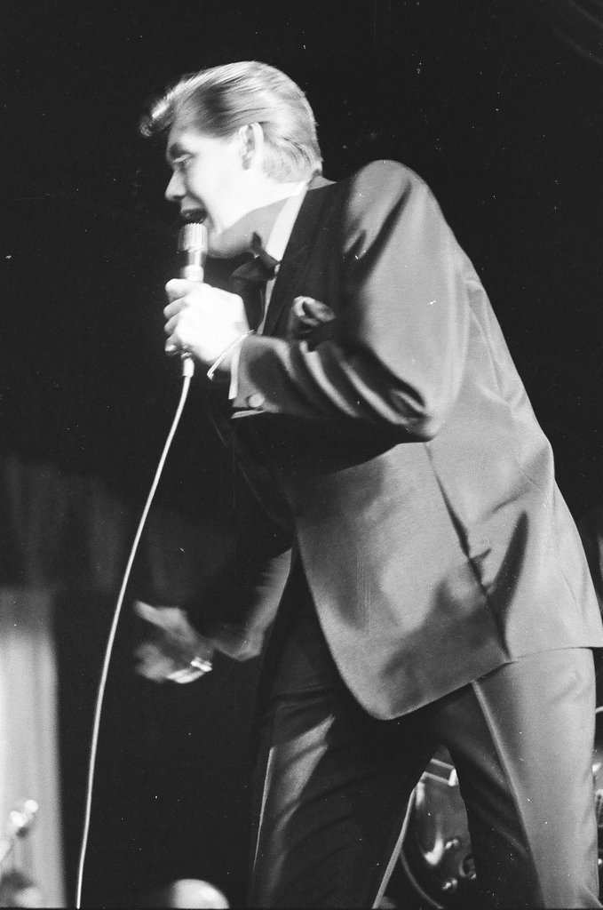 Wayne Newton performs at College Inn - Charles Krejcsi for Chicago Sun-Times