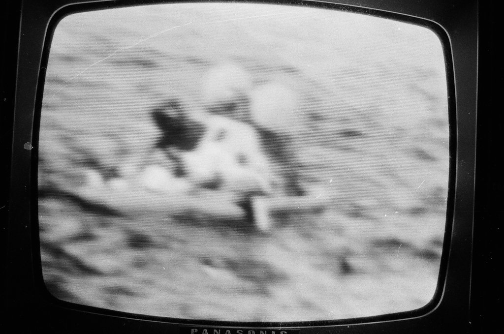 Television depicting Apollo 13 capsule splashdown - Howard Lyon for Chicago Sun-Times
