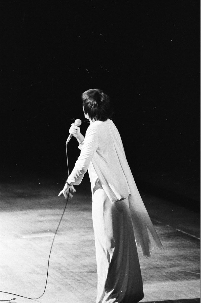 Liza Minnelli performs at Arie Crown Theater - Chicago Sun-Times