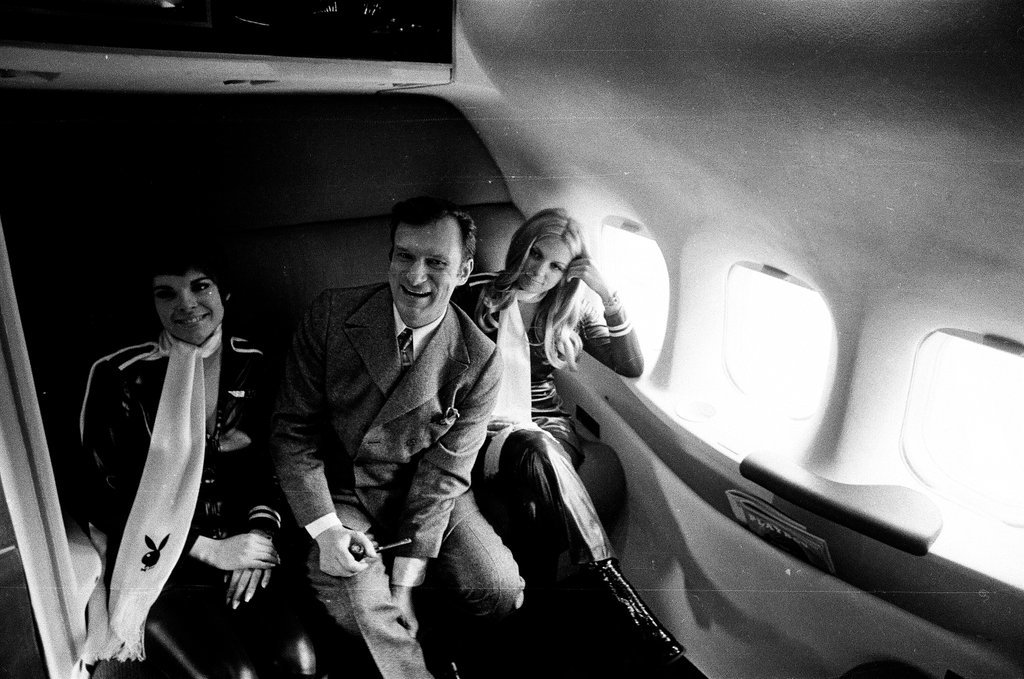 Hugh Hefner boards his plane at O'Hare - Jack Dykinga for Chicago Sun-Times