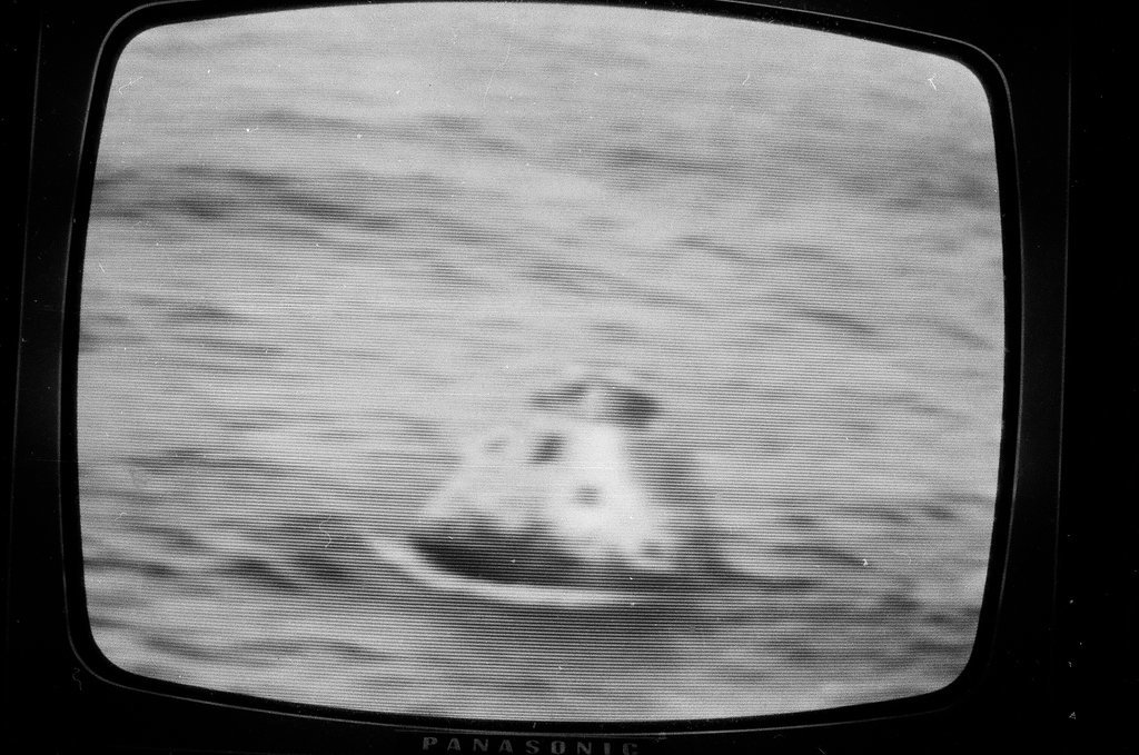 Television depicting Apollo 13 capsule splashdown - Howard Lyon for Chicago Sun-Times