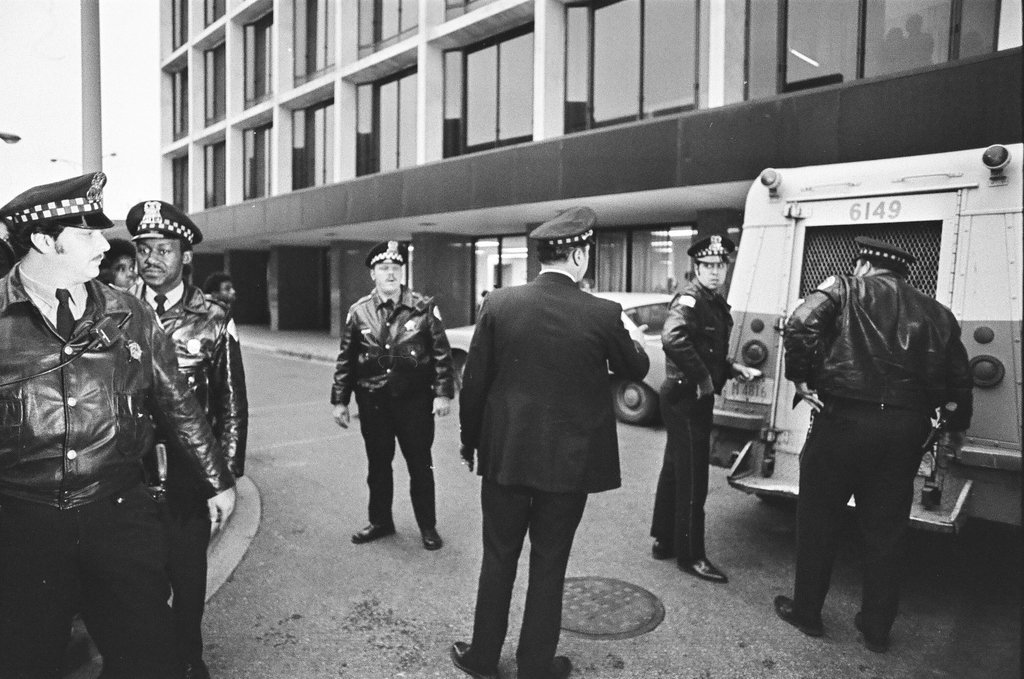 Gang war crime scene - Chicago Sun-Times